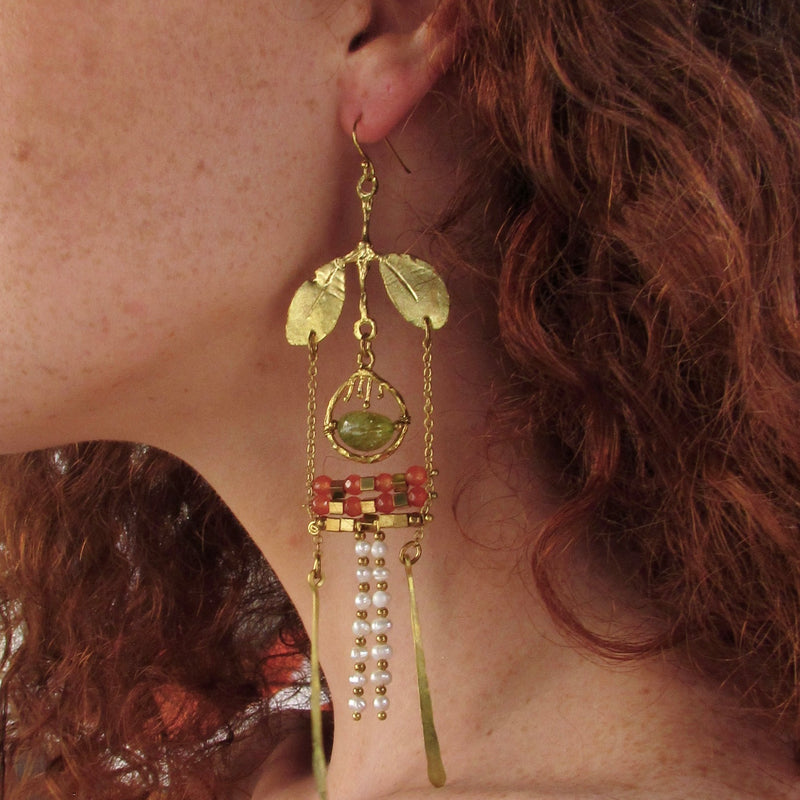 Tainara Earrings Peridot, Cornelian & Sweet Water Pearls
